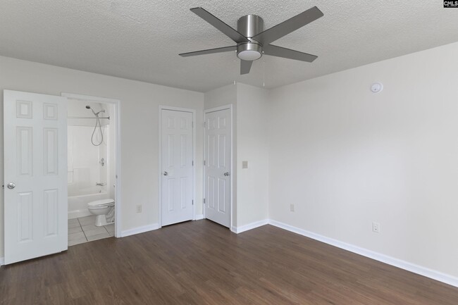 Building Photo - 105 Hutto Hill