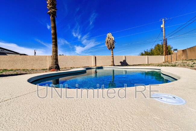 Building Photo - 2771 Typhoon Ln