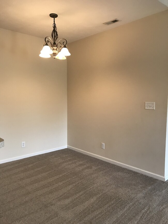 Building Photo - CONDO CONDO CONDO! Hassle free living with...