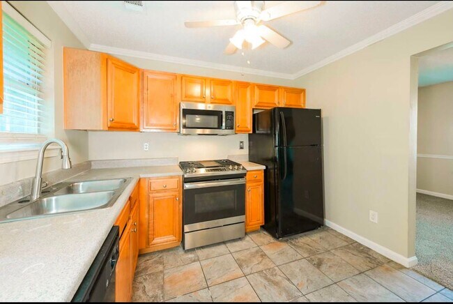 Building Photo - 2376 Mt Airy Rd