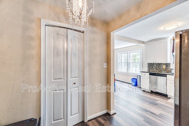 Building Photo - 6040 Airway Ln