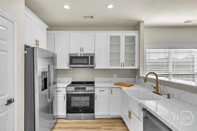 Building Photo - 80 Butler Dr
