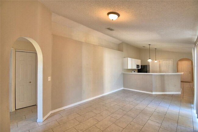 Building Photo - 1060 Dudley Dr