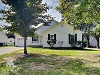 Building Photo - 2209 Maybrook Dr