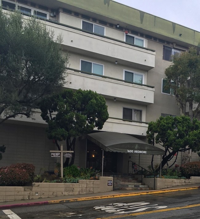 1600 Ardmore Ave 1600 Ardmore Ave Hermosa Beach CA 90254 Apartment
