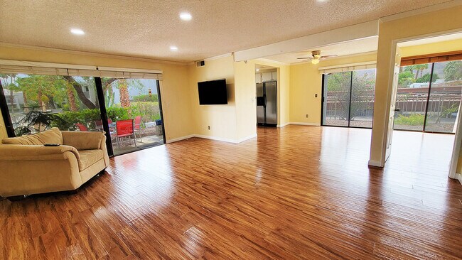 Primary Photo - 3155 Ramon Rd