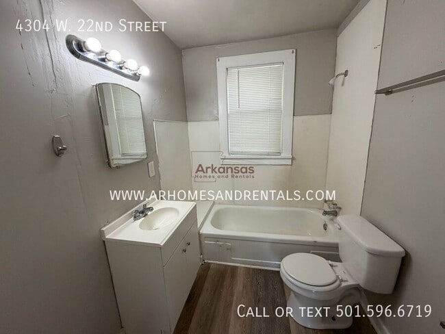 Building Photo - 4304 W 22nd St