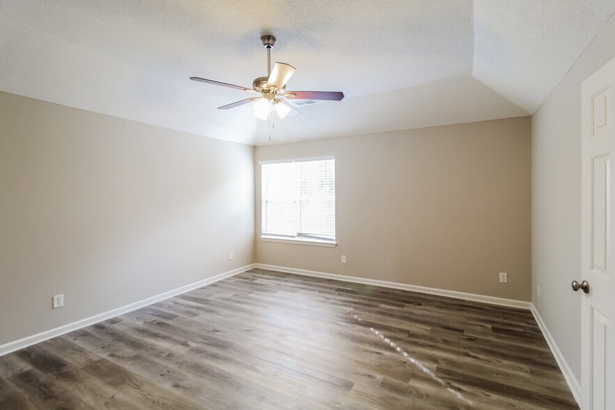 Building Photo - 4341 Ward Bluff Ct