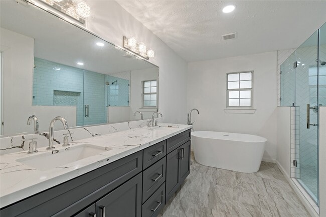 Building Photo - 5303 Lookout Mountain Dr