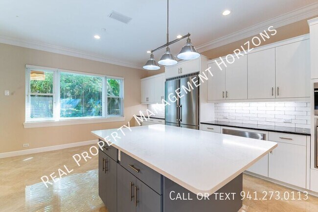 Building Photo - 6914 Stanhope Pl