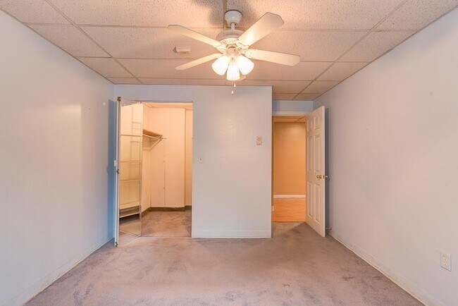 Building Photo - 1560 Douglas Ave