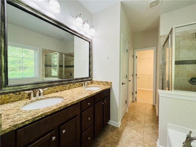 Building Photo - 2647 Portbury Place Northeast