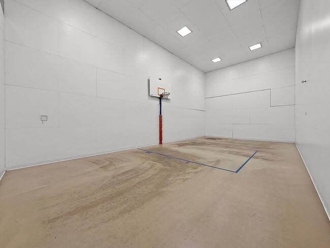 Building Photo - 211 E Ohio St