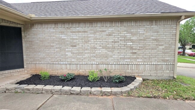 Building Photo - 17226 Stratford Green Dr