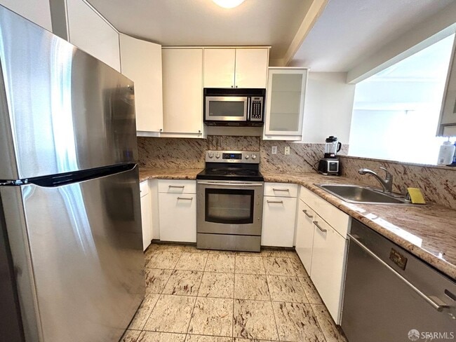 Building Photo - 1 Daniel Burnham Ct