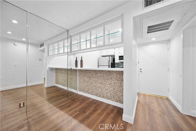 Building Photo - 950 Kings Rd