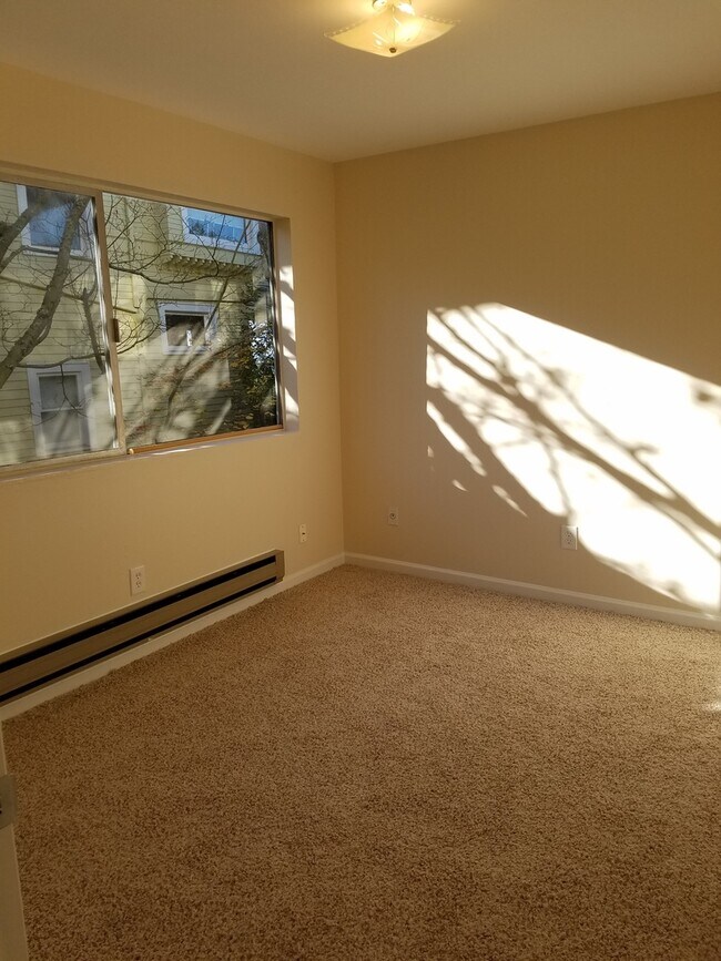 Building Photo - 1948 8th Ave W