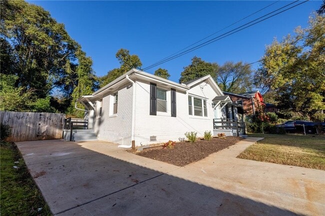 Building Photo - 2071 Miriam Ln