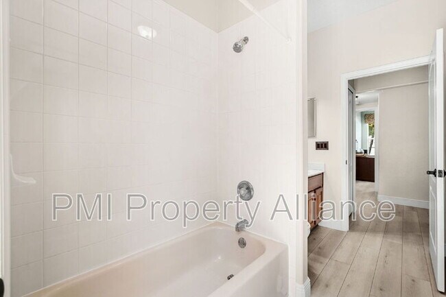 Building Photo - 555 Carey Way