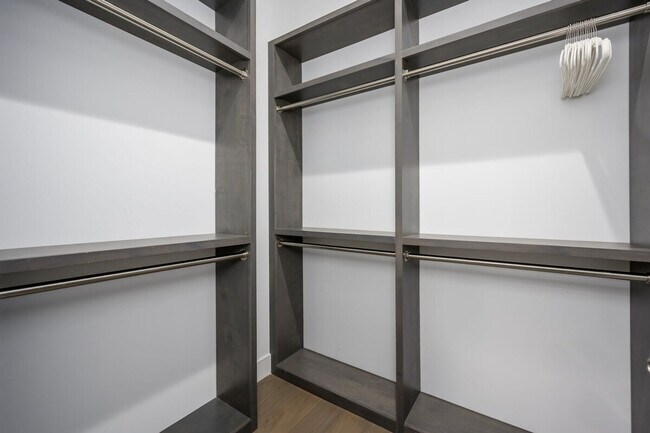 Building Photo - 8742 E Woodley Way