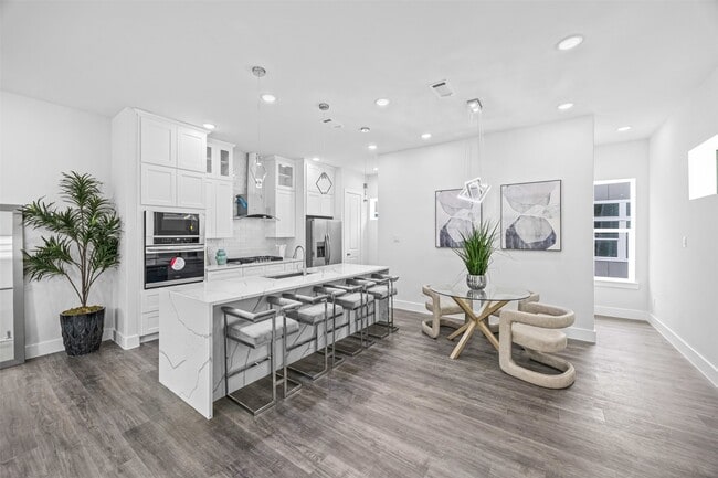 Building Photo - 4011 Ward St