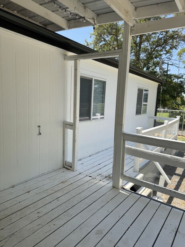 Building Photo - Large Echo home for rent