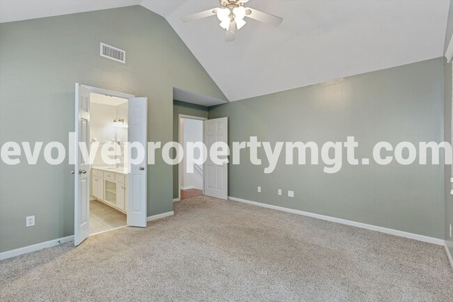 Building Photo - 1250 Island Pl E