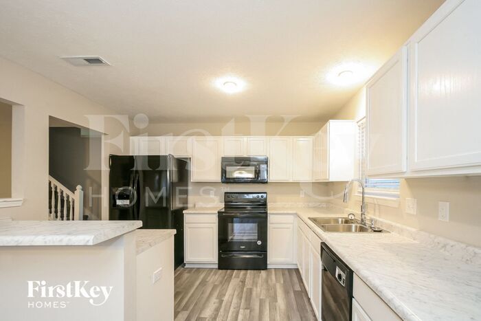 Building Photo - 12368 Deerview Dr