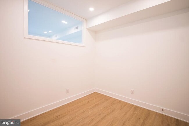 Building Photo - 1324 Frankford Ave