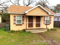 Building Photo - 664 Headland Ave