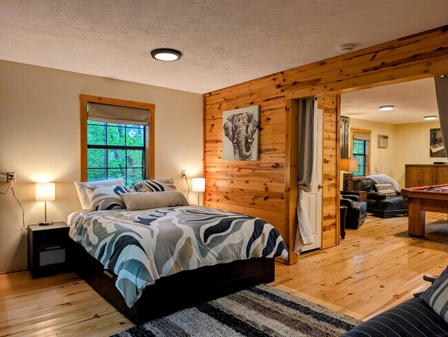 Building Photo - 524 Stornoway Dr