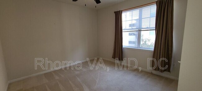 Building Photo - 12917 Centre Park Cir