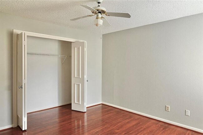 Building Photo - 3114 Hollow Creek Ct
