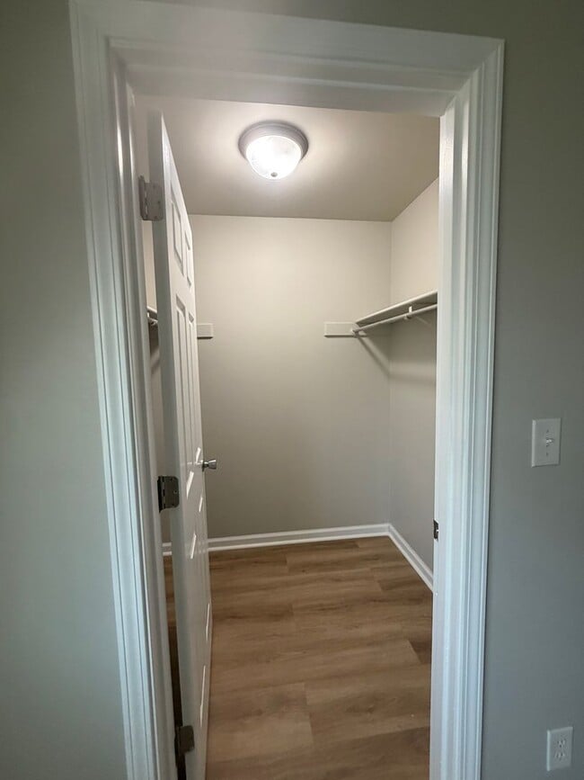 Building Photo - 8929 Brigadier Dr