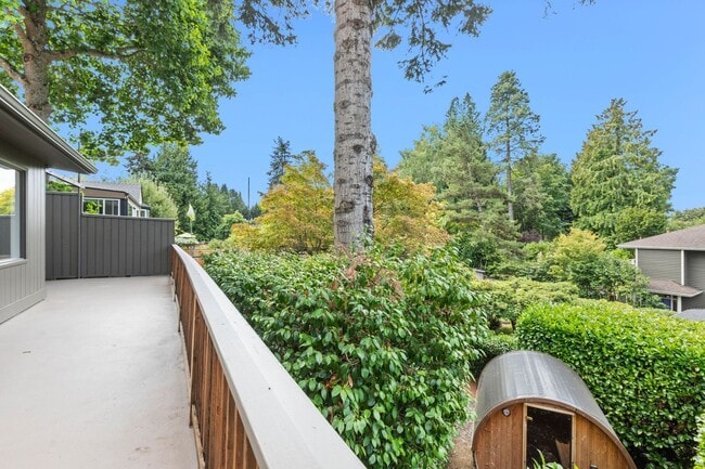 Building Photo - 3bd/2.5ba Seattle House