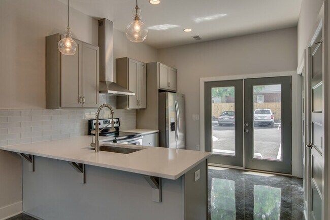 Building Photo - East Nashville Townhome Available Now!