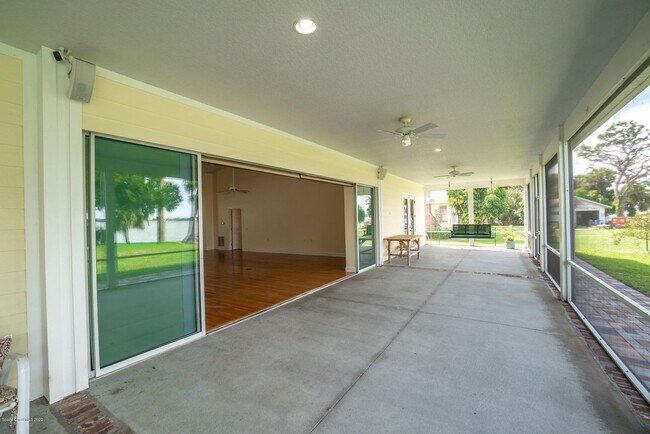 Building Photo - 845 S Tropical Trail