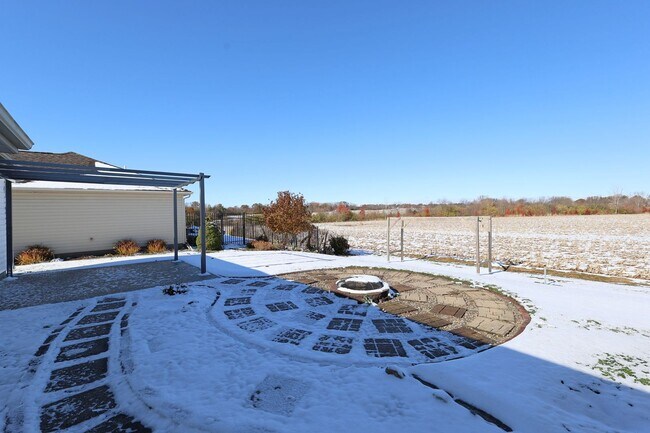 Building Photo - Room Share Rental: Spacious 2 Bedroom / 2 ...