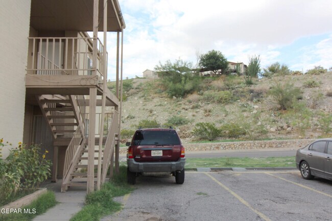 Building Photo - 5200 Carousel Dr