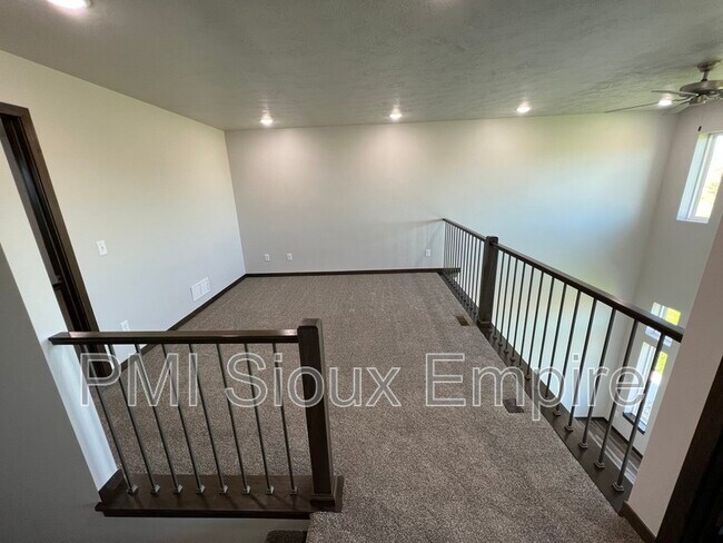 Building Photo - 6171 S Alki Pl