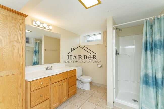 Building Photo - 2920 20th St SE