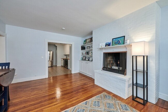 Building Photo - 183 Marlborough St