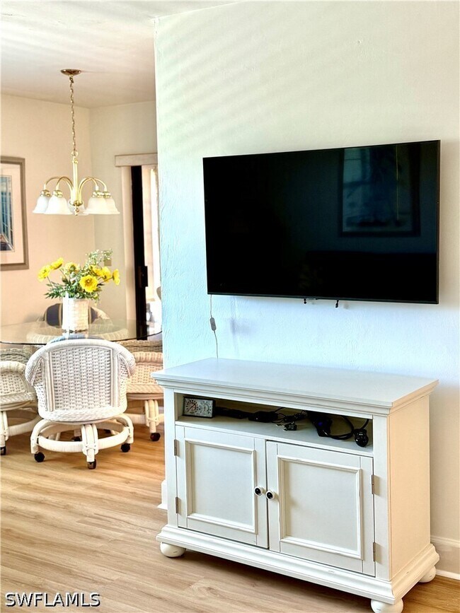 Building Photo - 3605 Boca Ciega Dr