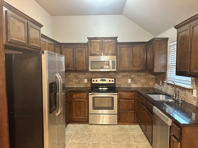 Building Photo - 2316 Golden Ln