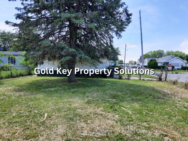 Building Photo - COMING SOON! 3 BR 1 BA House with Garage a...