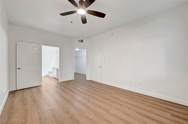 Building Photo - 2291 W Horizon Ridge Pkwy