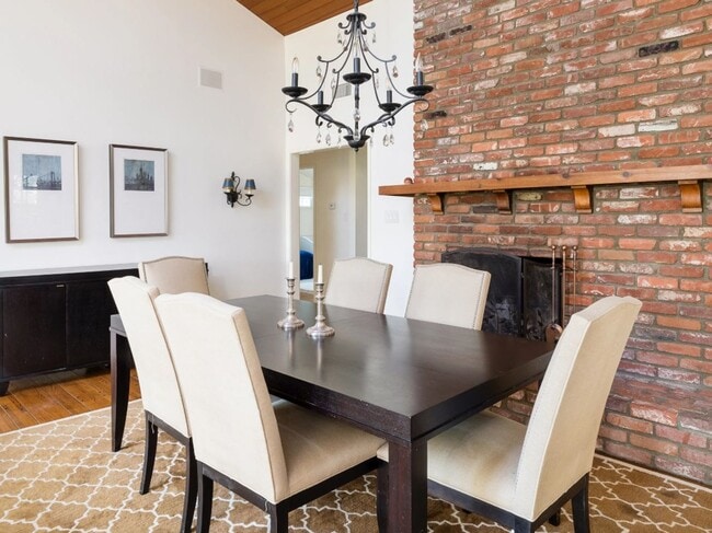 Building Photo - 4 Bed in Palos Verdes Estate • Valmonte Neighborhood