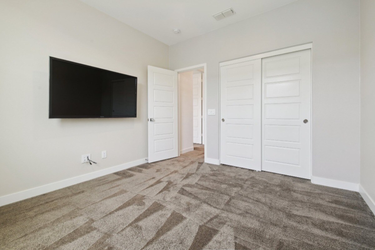 Building Photo - 275 Carmona