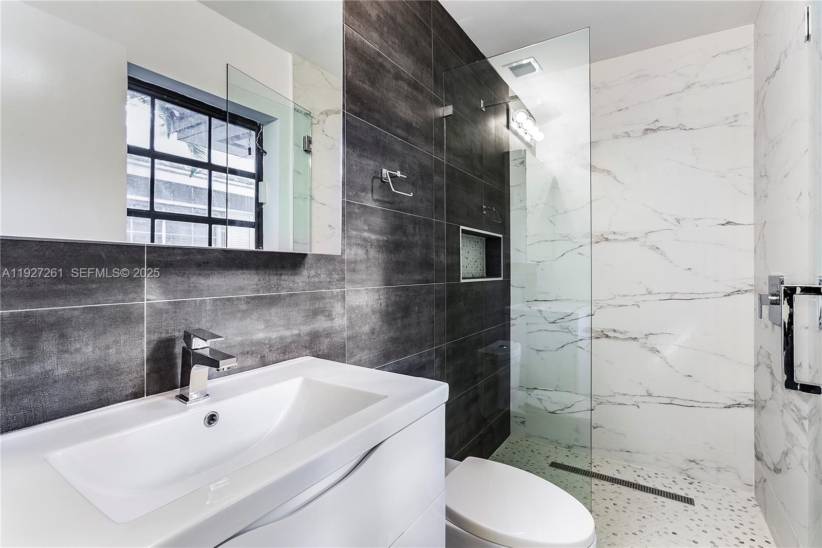 Building Photo - 407 Minorca Ave