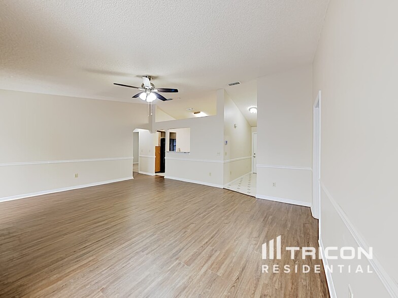 Building Photo - 106 Heather Ln Dr